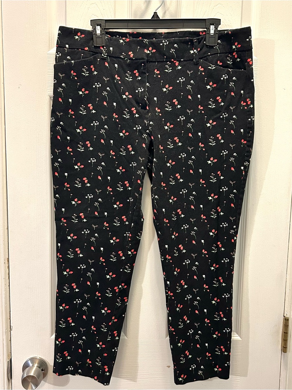 New York & Company Women's 16 Black Floral Ankle Pants w/ Pockets